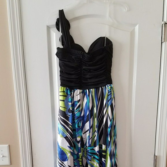 Junior's Formal Dress - Picture 2 of 2